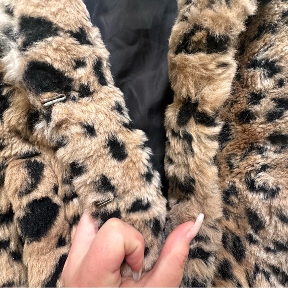 G by Guess Brown Animal Cheetah Print Cropped
Faux Fur Teddy Coat Jacket Size S - Picture 5 of 8